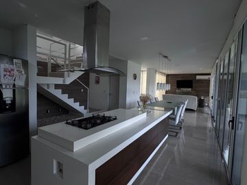 CASA 4AMB A LA VENTA EN CARDALES VILLAGE