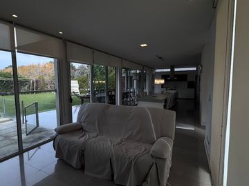 CASA 4AMB A LA VENTA EN CARDALES VILLAGE