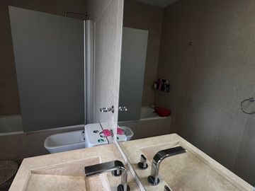 CASA 4AMB A LA VENTA EN CARDALES VILLAGE