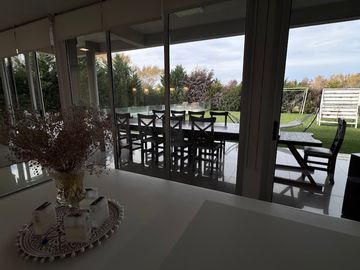 CASA 4AMB A LA VENTA EN CARDALES VILLAGE