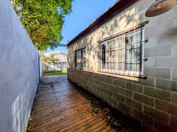 CASA SOBRE AV. ITALIA TIGRE EXCELENTE UBICACION