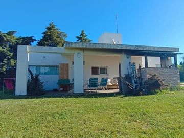 VENTA CASA 5000mTERRENO DOS HABITACIONES PILETA