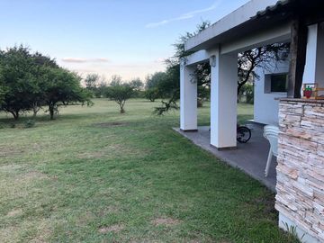 VENTA CASA 5000mTERRENO DOS HABITACIONES PILETA