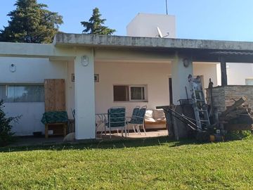VENTA CASA 5000mTERRENO DOS HABITACIONES PILETA