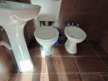VENTA CASA 5000mTERRENO DOS HABITACIONES PILETA