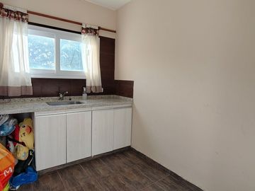 VENTA CASA 5000mTERRENO DOS HABITACIONES PILETA
