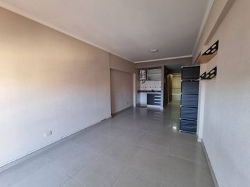 MONOAMBIENTE CON BALCON AL FRENTE EN FLORES