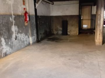 Venta Cochera fija cubierta planta baja J B Justo.