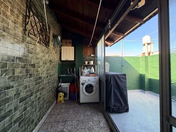 VENTA PH 2 AMB. S/EXPENSAS. C/PATIO.LINIERS