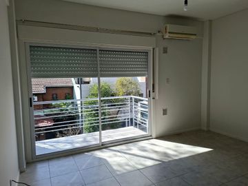 ALQ MONOAMBIENTE V PUEYRREDON BALCON APTO MASCOTAS