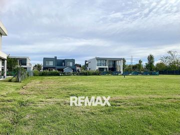 VENTA LOTE CENTRAL Bª CHATEAU PILAR