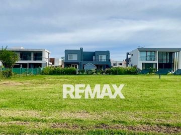 VENTA LOTE CENTRAL Bª CHATEAU PILAR