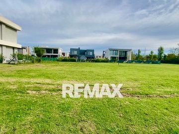 VENTA LOTE CENTRAL Bª CHATEAU PILAR