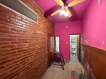 CASA VENTA DOS PLANTAS A RECICLAR BARRIO CURA
