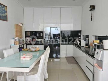 Rumah Mewah Nyaman Keamanan 24 Jam di Alam Sutera