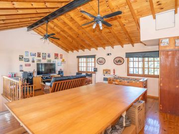 Casa c/jardin y parrilla en venta en Florida Este
