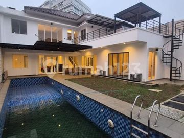 Dijual Cepat Rumah Mewah Alam Sutera Ada Pool