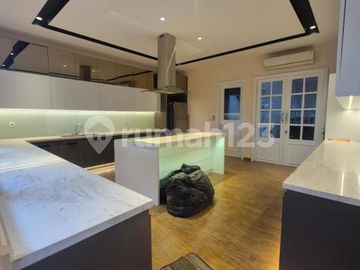 Dijual Cepat Rumah Mewah Alam Sutera Ada Pool