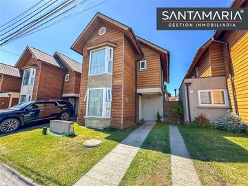 Casa en Venta en Calle Pinares
