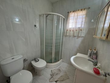 Casa en Virreyes a 2 cuadras de Ramal Tigre .