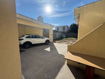 Casa en Virreyes a 2 cuadras de Ramal Tigre .