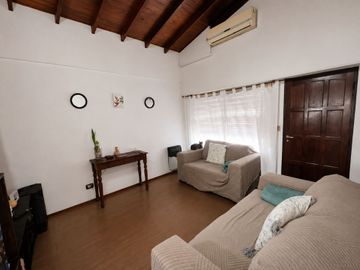 VENTA CASA 4 AMB  UDAONDO LOFT JARDIN COCHERAS