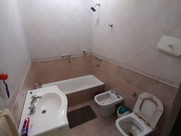 VENTA CASA UNICA DE PASILLO- TIRO SUIZO
