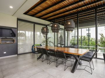 Casa   5 ambientes con gym y detalles de categoria