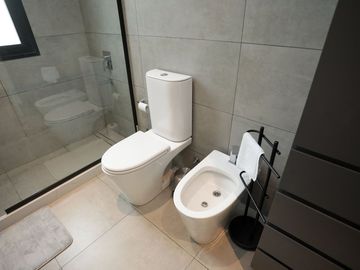 Casa   5 ambientes con gym y detalles de categoria