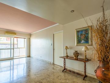 VENTA DEPTO  3 AMB  RECOLETA COCHERA BALCON DEPEND