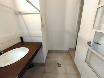 VENTA LOCAL BELGRANO SIN EXPENSAS TERRAZA