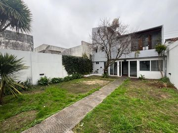 Venta muy linda casa Con Tres Dormitorios sobre Pedro Goyena MUÑIZ Posible Permuta