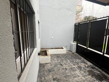 Venta muy linda casa Con Tres Dormitorios sobre Pedro Goyena MUÑIZ Posible Permuta
