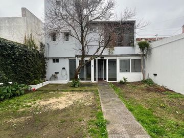 Venta muy linda casa Con Tres Dormitorios sobre Pedro Goyena MUÑIZ Posible Permuta