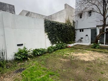 Venta muy linda casa Con Tres Dormitorios sobre Pedro Goyena MUÑIZ Posible Permuta