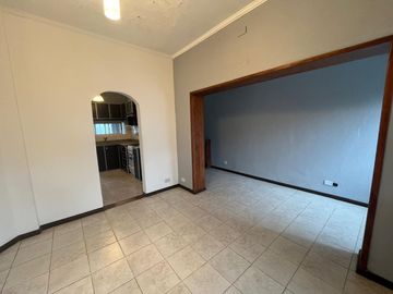 Venta muy linda casa Con Tres Dormitorios sobre Pedro Goyena MUÑIZ Posible Permuta