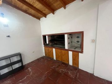 Venta muy linda casa Con Tres Dormitorios sobre Pedro Goyena MUÑIZ Posible Permuta