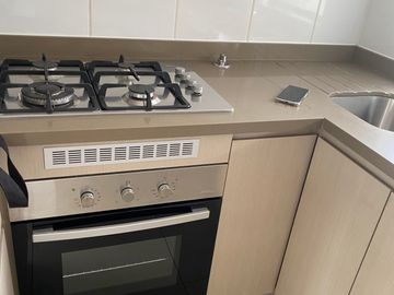 ARRIENDO COMODA CASA EN PASAJE CERRADO