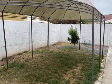 ARRIENDO COMODA CASA EN PASAJE CERRADO