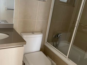 ARRIENDO COMODA CASA EN PASAJE CERRADO