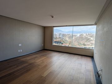 Departamento en Venta en Lomas Country