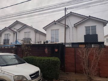 VENTA CASA 3HAB 3BA LAMPA