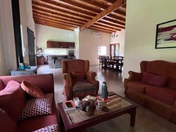venta casa con pileta Campana PBA