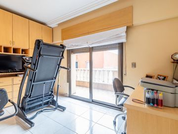 CASA 5 AMB EN VENTA CON JARDÍN QUINCHO Y COCHERA