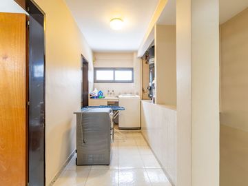 CASA 5 AMB EN VENTA CON JARDÍN QUINCHO Y COCHERA