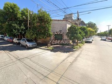 VENTA CASA ESQUINA B° ALBERDI INVERSION OPORTUNIDA