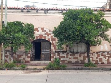 VENTA CASA ESQUINA B° ALBERDI INVERSION OPORTUNIDA