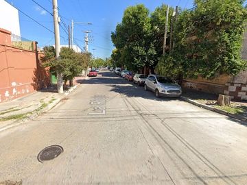 VENTA CASA ESQUINA B° ALBERDI INVERSION OPORTUNIDA