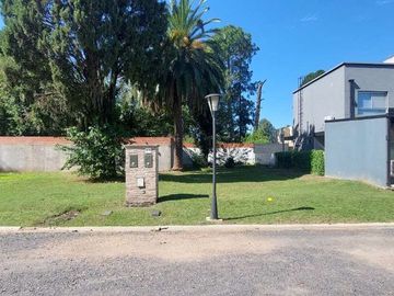 Venta de Lote en Barrio Cerrado LAS MAGNOLIAS