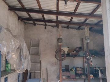 Casa en muy buen estado Bolaños al 1000 c/cochera